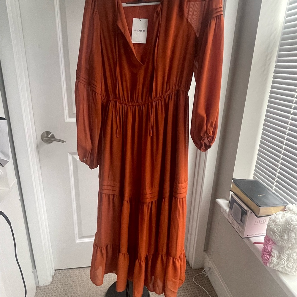 Flowy Rust Dress, perfect for any occasion!